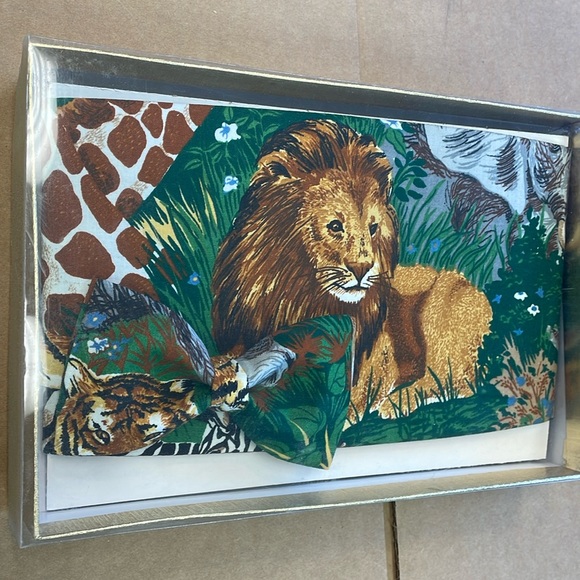 Lion Cummerbund and Bow Tie Set New